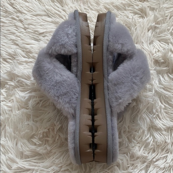 UGG fuzzette genuine shearling slippers - Picture 6 of 15